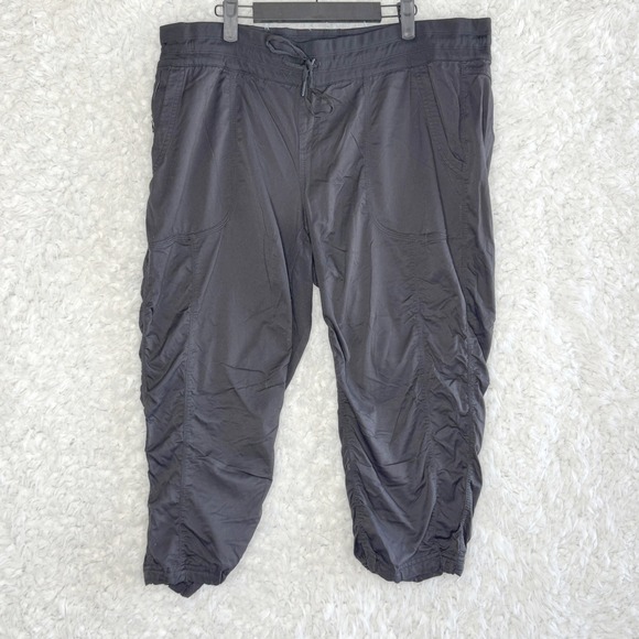 The North Face Black Ruche Capri Hiking Outdoor Pants Drawstring Size XXL *FAIR* - Picture 1 of 10